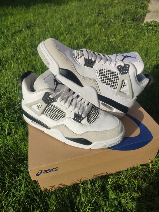 Air Jordan 4 Military Black