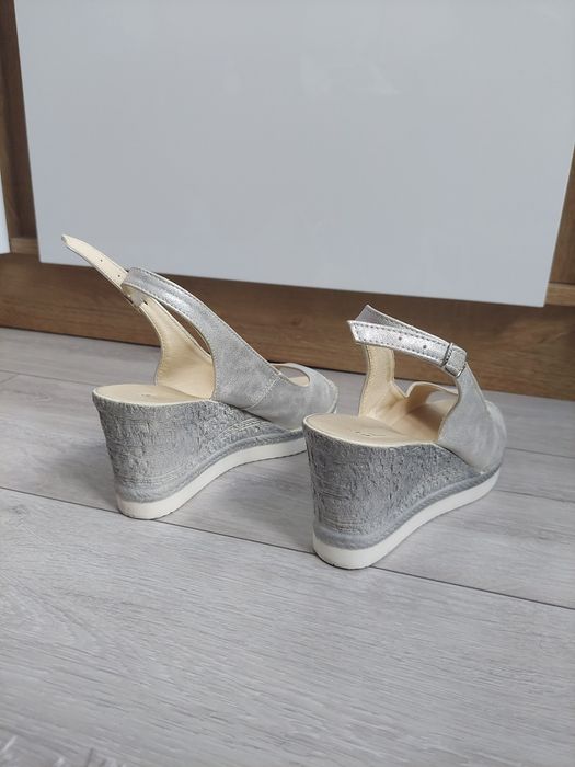 Buty na koturnie rozmiar 39