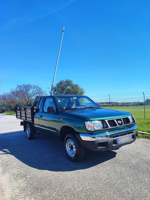 Nissan D22 King cab (4 lugares)