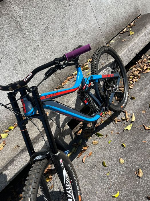 Giant Glory 27.5 Downhill