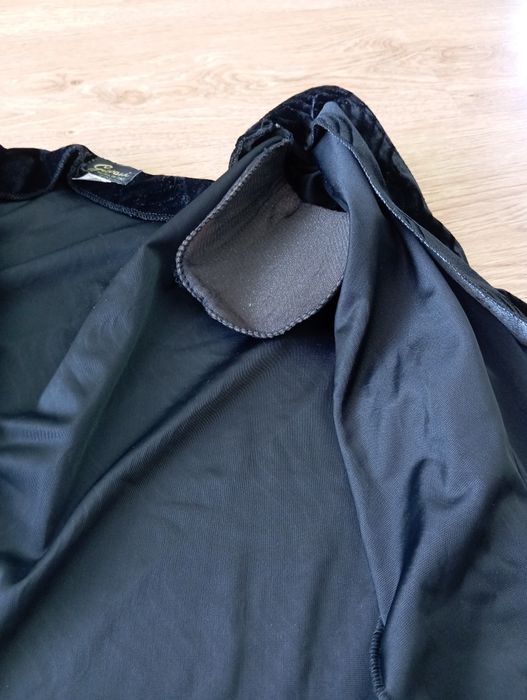 Czarna narzutka Giovani