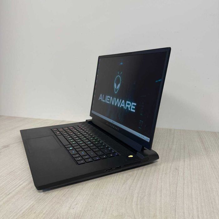 Dell Alienware m17 R5 480Hz Ryzen 9 6900HX 16GB 1TB RTX 3070 Ti: 43 000 ...