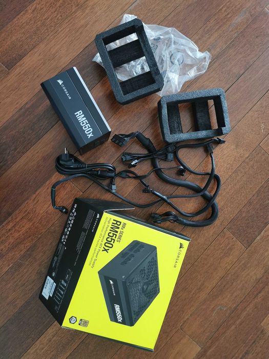 Zasilacz Corsair RM550x 550W 80 Plus Gold