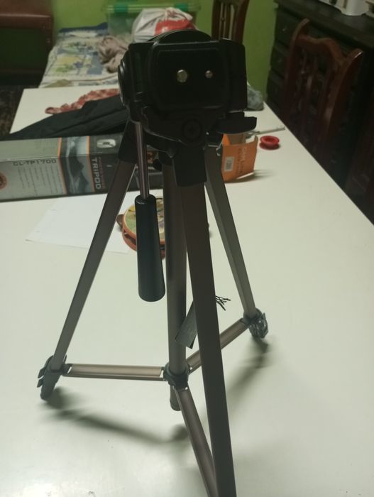 Tripé para máquina fotográfica ou filmar
