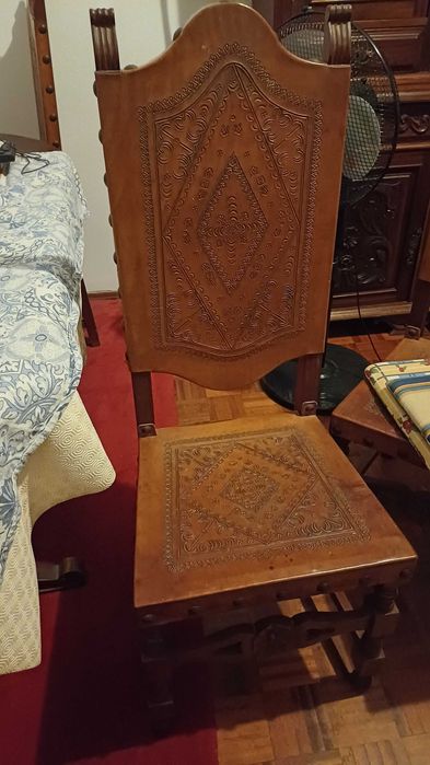 Cadeiras - madeira Angola