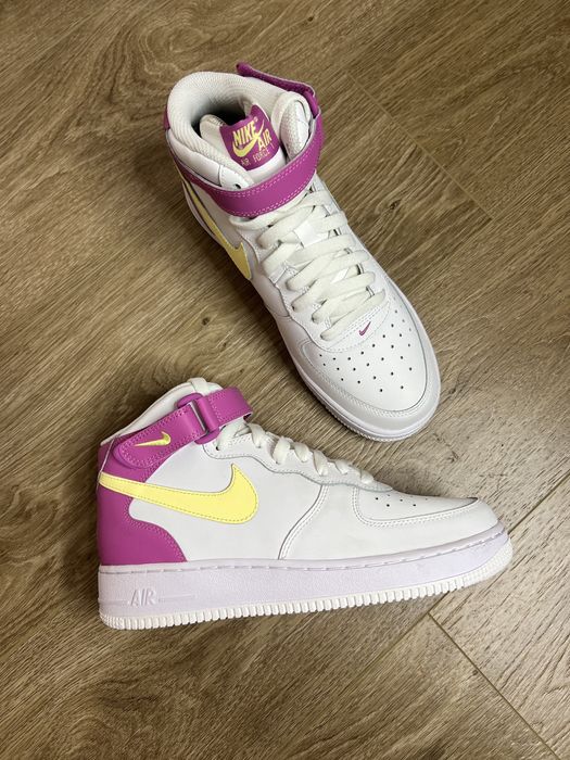 Продам БОМБЕЗНІ нові жіночі кросівки Nike Air Force 1 Mid