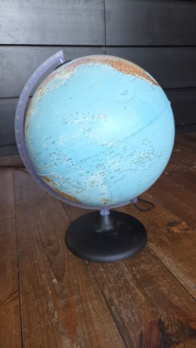 Globus podświetlany