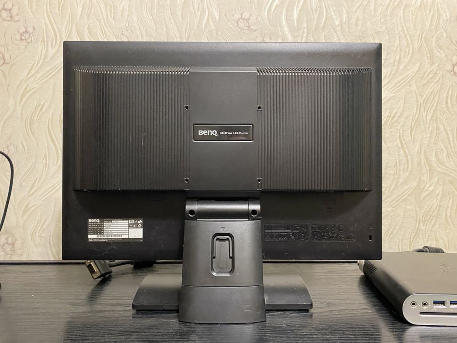 Монитор Benq G2000WA