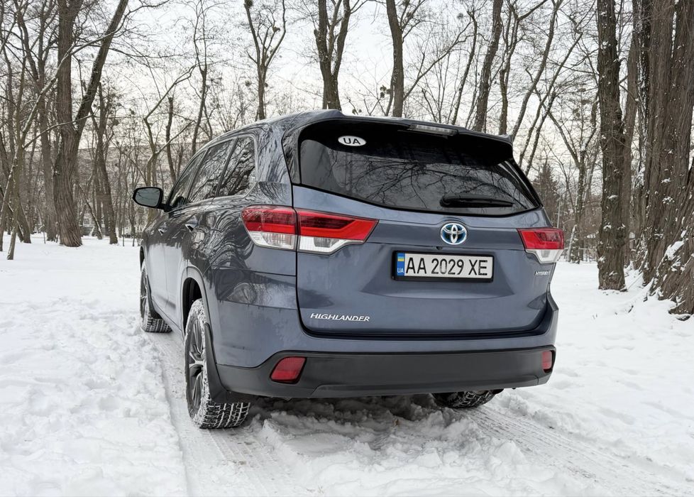 Toyota Highlander Hybrid 2018 року