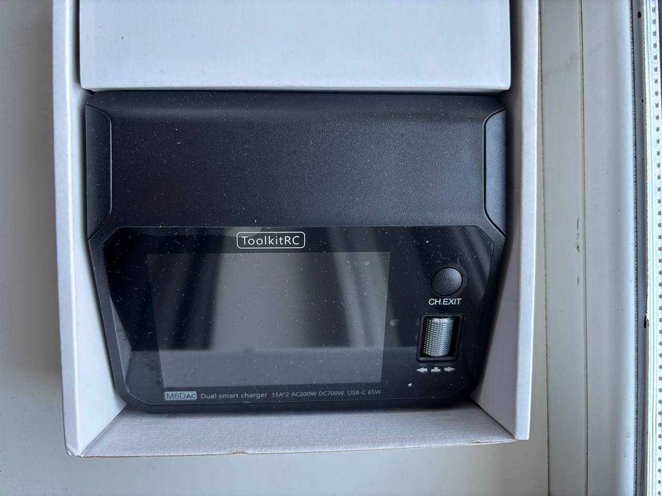 Зарядний пристрій FPV дрона ToolkitRC M6DAC Dual 350W 15A 1-6S XT60 EU