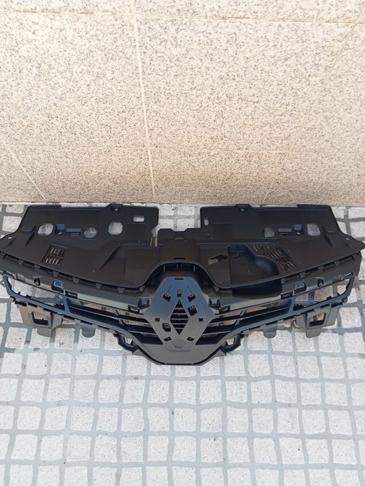 grelha Renault Clio 4