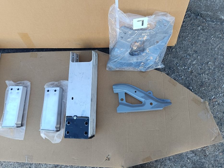 Tesla Y Тесла Y усилитель пятки