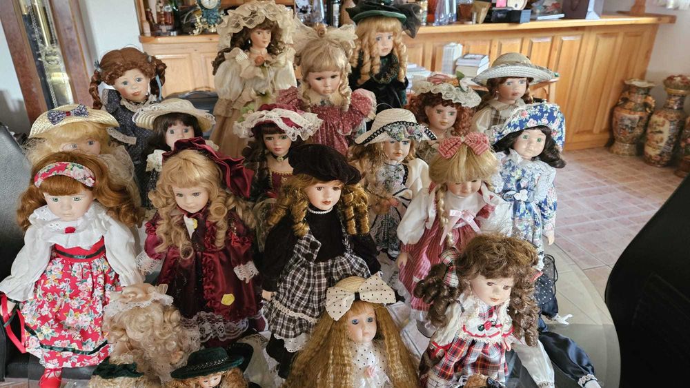 Coleção de Bonecas em Porcelana