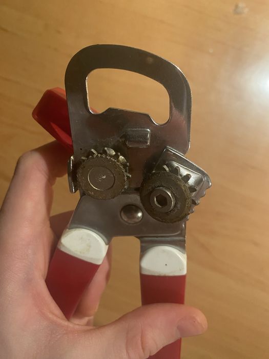 Otwieracz do puszek, piwa, konserw PRL