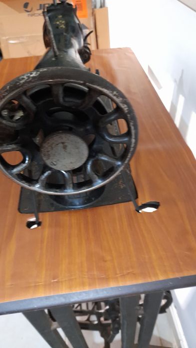 Máquina de costura singer