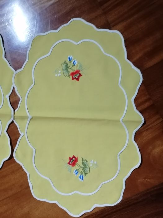 Conjunto de 3 panos bordados
