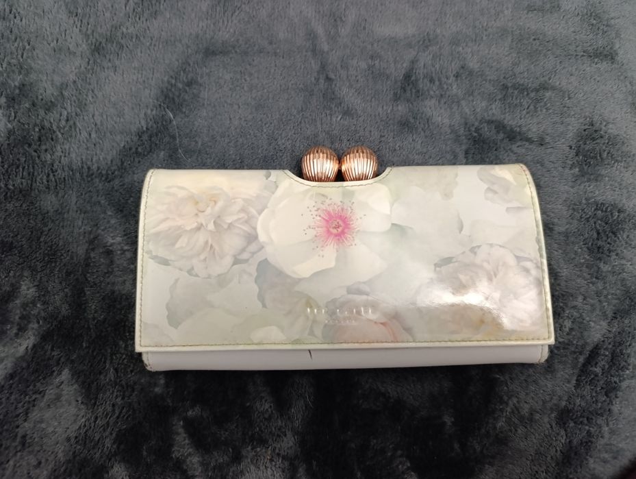 Кошильок жіночий TED BAKER