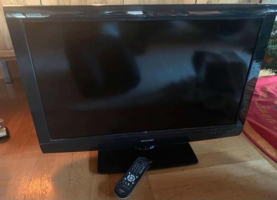 Telewizor LCD SHARP 32 cale