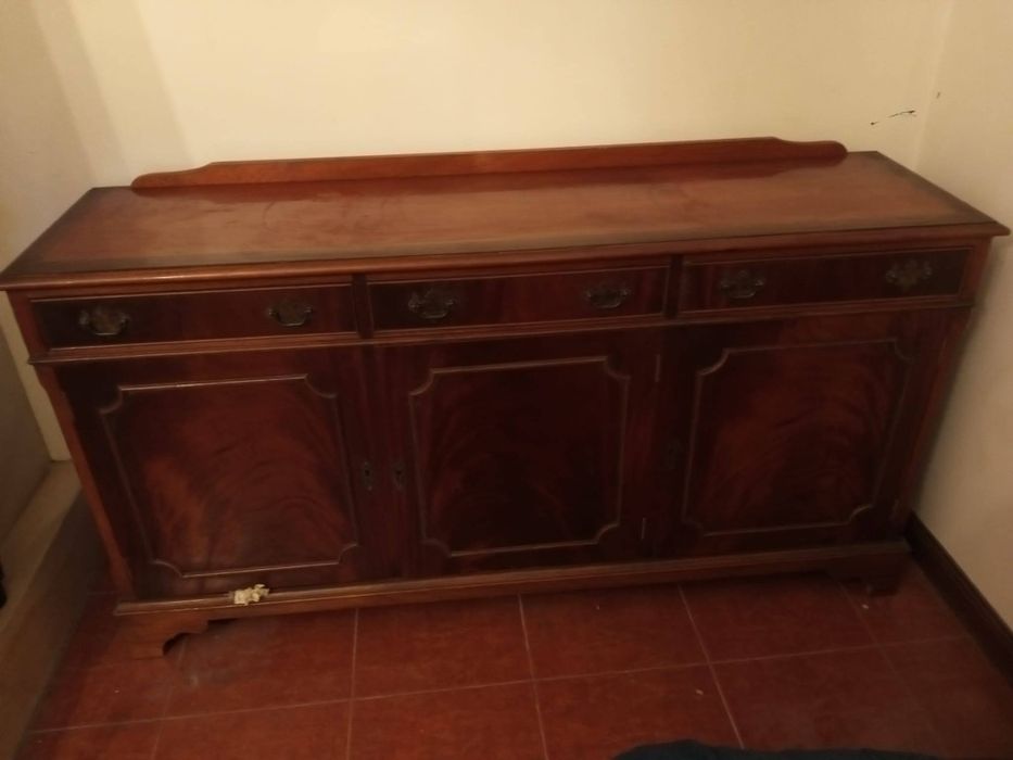 Móveis antigos rústicos