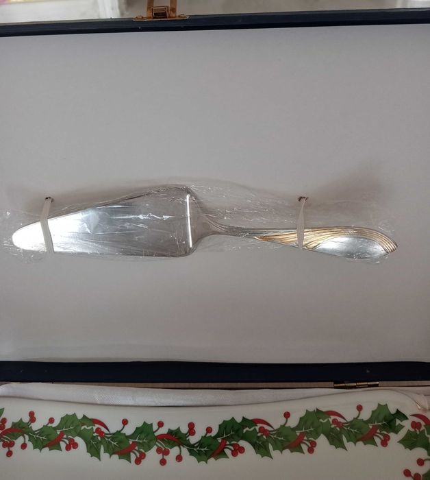 Estojo com prato e Faca de servir