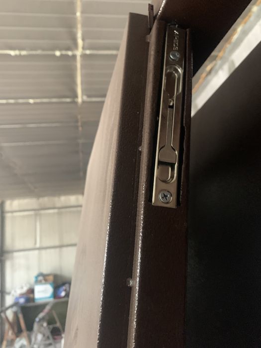 Двері металеві  полуторні з фрамугами в наявності