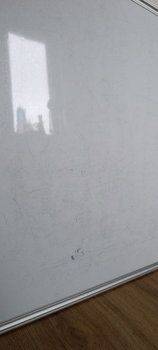 Biała tablica magnetyczna