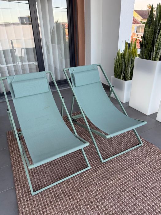 2x Espreguiçadeiras de piscina / jardim