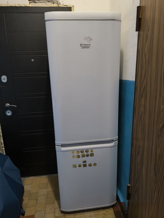 Холодильник Hotpoint ariston