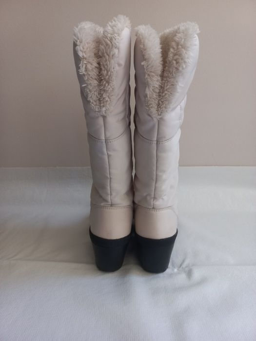 Чоботи дутики  чобітки