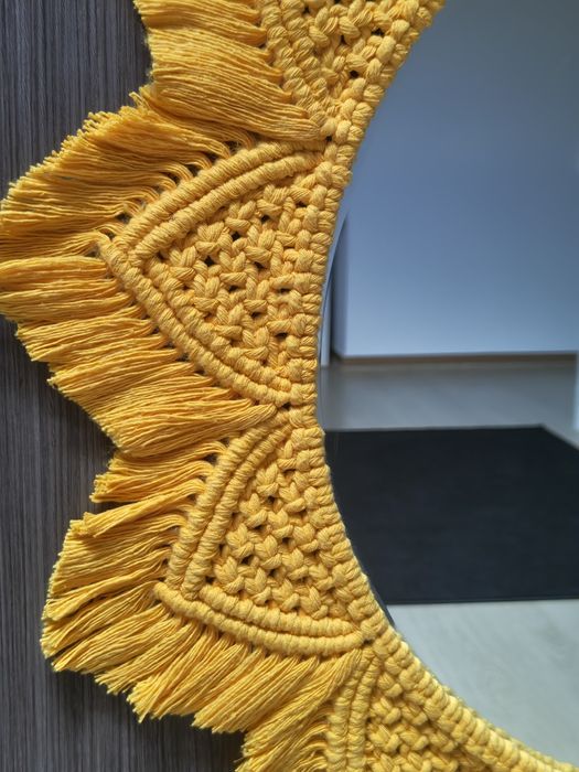 Espelho em macramé amarelo 45cm