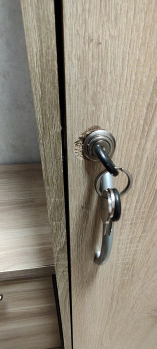 Szafa ubraniowa  jedno drzwiowa