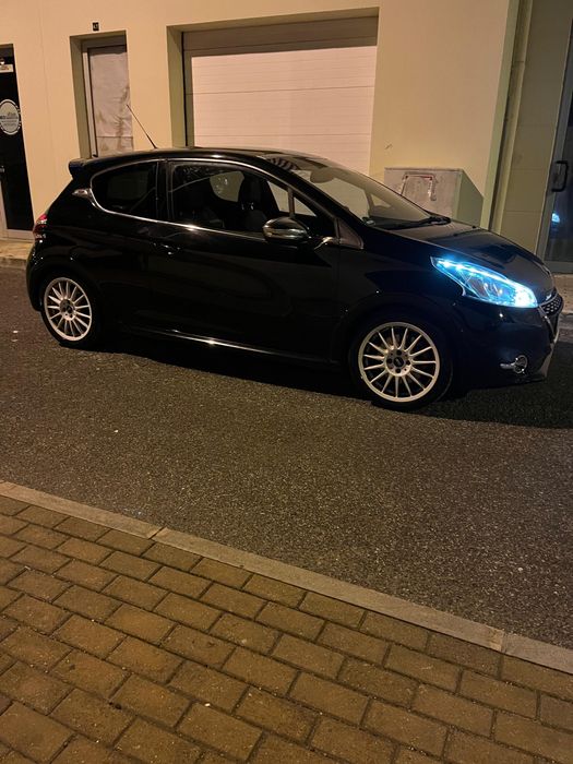 Peugeot 208 gti 1.6thp