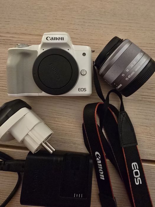 Canon EOS M50 Branca