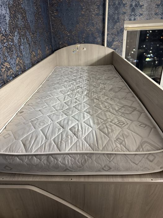 Дитяче ліжко-горище