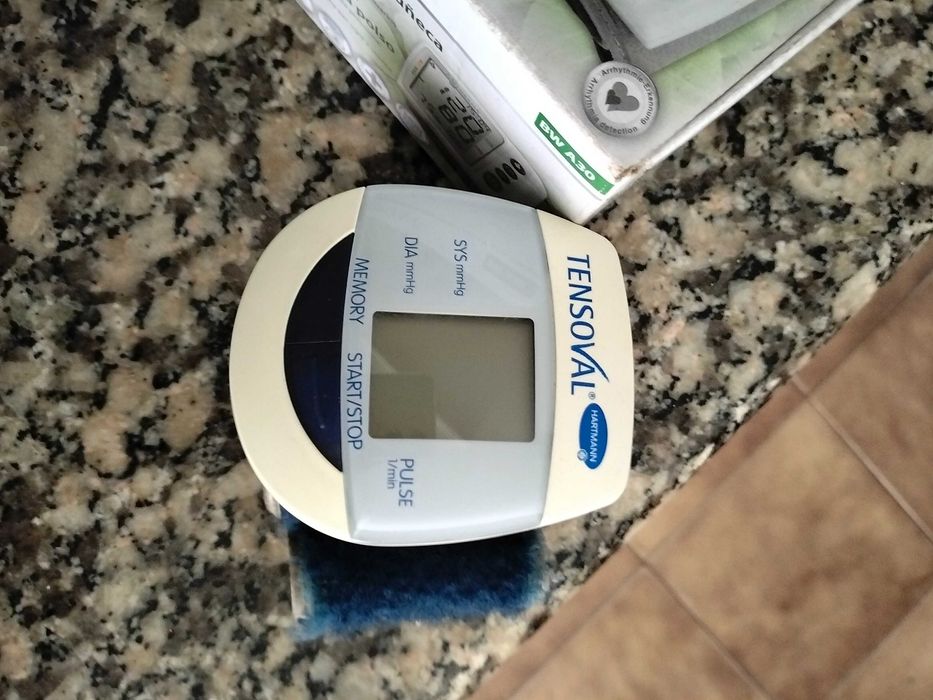 Medidor de tensão e glicemia