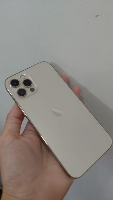 iPhone 12 Pro dourado