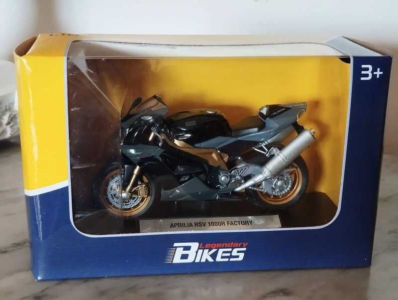 Aprilia RSV 1000R Factory