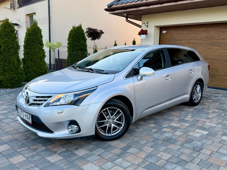Toyota Avensis 1.8 147KM Fabryczny lakier pełen serwis 2xkoła