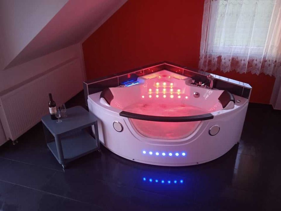 Nocleg Dom dla 20 osób urodziny weekend Kaszuby jacuzzi sauna ogrodowa