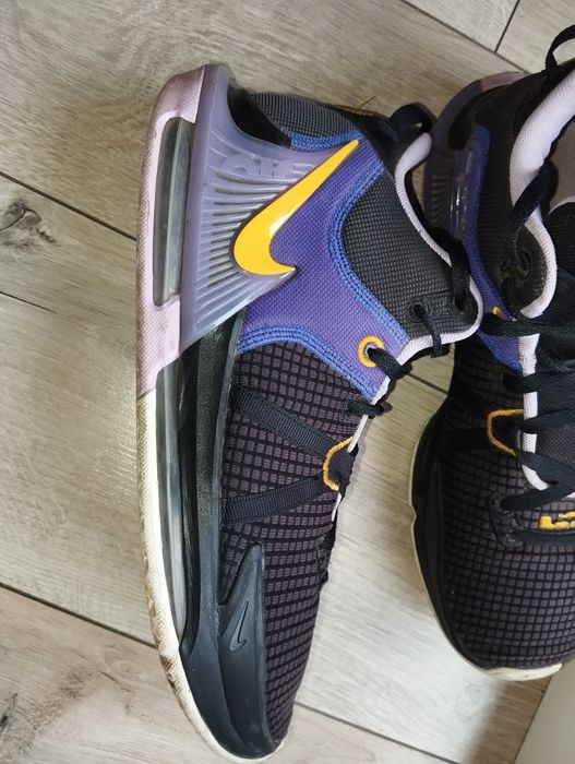 Buty do koszykówki Nike LeBron Witness 7 Lakers 46 30