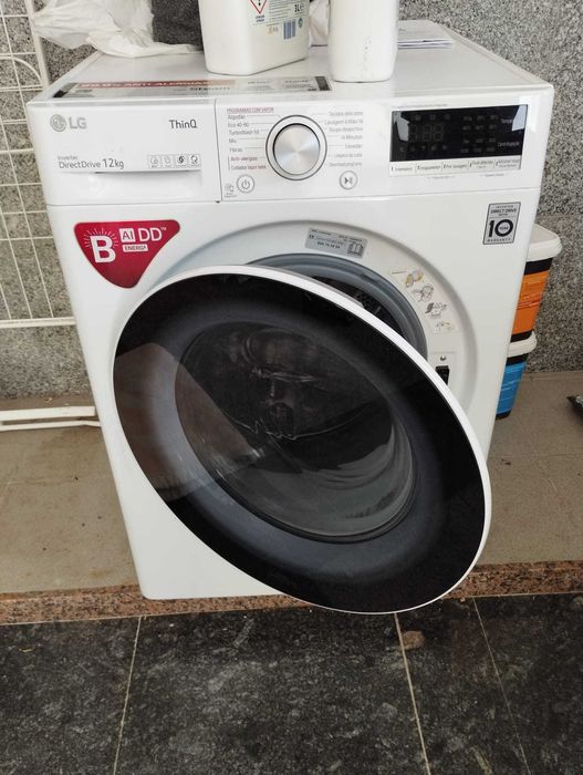 Máquina de lavar roupa LG 12kg