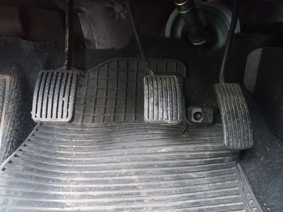 Mitsubishi Carisma 2003 1.6 бензин