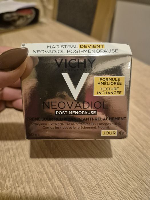 Vichy Neovadiol Magistral Odżywczy, redukujący wiotczenie krem na dzie