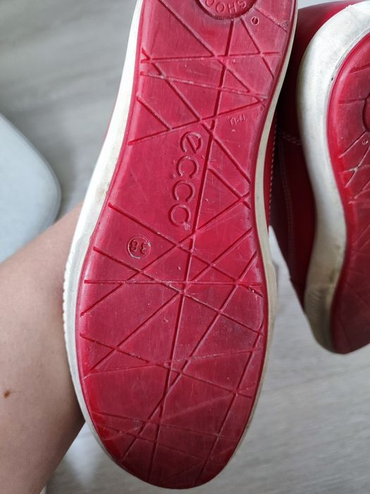 Skórzane buty damskie sneakersy Ecco 38