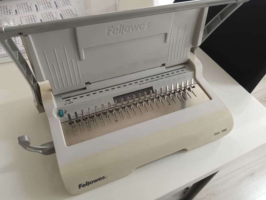 Máquina de encadernar com argolas Manual