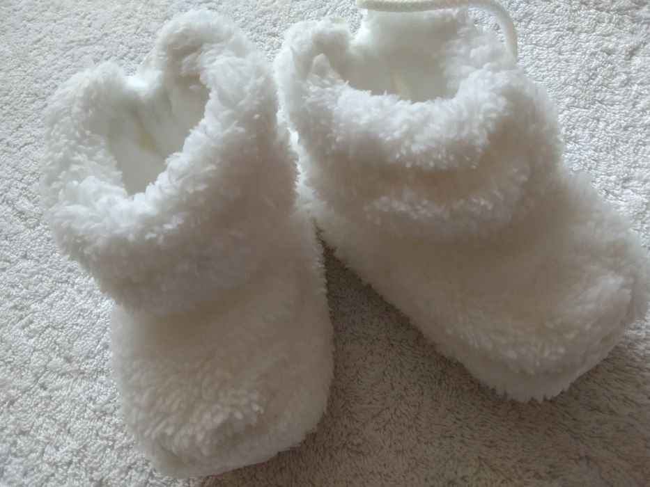 Buciki buty niechodki sandały do chrztu