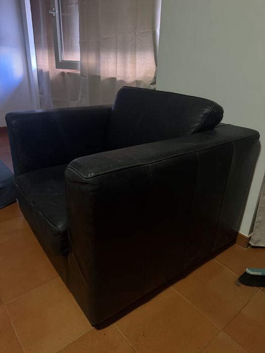 Poltrona em preto