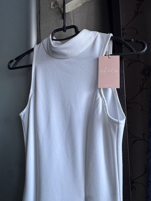 Нова Шикарна Сукня Gepur з регулюємим вирізом на нозі святкова М, біла