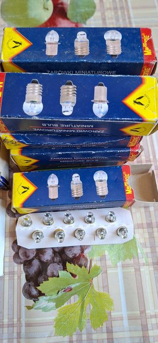 żaróweczka z gwintem E10 1,2V 0,22A i 2,2 V0,25A  PRL