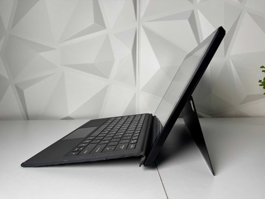 Планшет 2-в-1 Linx 12V64EDU / Atom x5-Z8330 / 4GB / 64GB / 12" Full HD Touch
